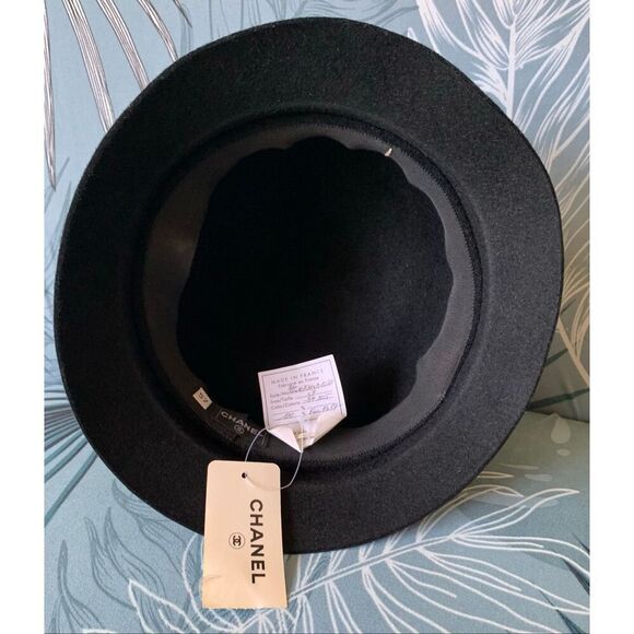 NEW W/TAGS & BOX CHANEL Black Fur Felt Double Brim Cloche Riding Bucket Hat - RA
